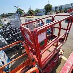 2018 MEC MICRO 19 Scissor Lift