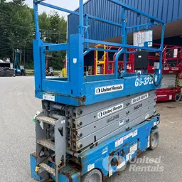 2017 Genie GS-3232 Scissor Lift
