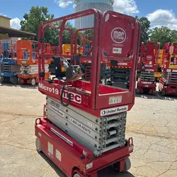 2018 MEC MICRO 19 Scissor Lift
