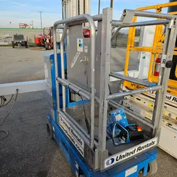 2018 Genie GR-20 Self-Propelled One-Person Lift
