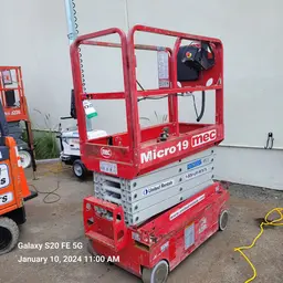 2018 MEC MICRO 19 Scissor Lift
