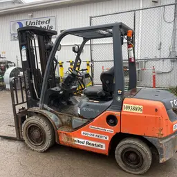 2019 Toyota 8FDU30 Warehouse Forklift