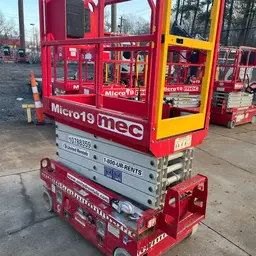 2018 MEC MICRO 19 Scissor Lift