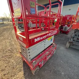 2018 MEC MICRO 19 Scissor Lift