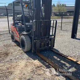 2019 Toyota 8FGU30 Warehouse Forklift