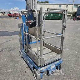 2018 Genie GR-20 Self-Propelled One-Person Lift