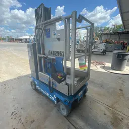 2016 Genie GR-20 Self-Propelled One-Person Lift