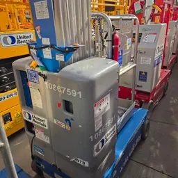 2018 Genie GR-20 Self-Propelled One-Person Lift