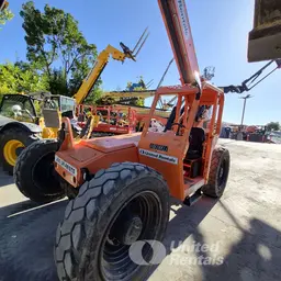 2018 SKYTRAK 8042 Forklift