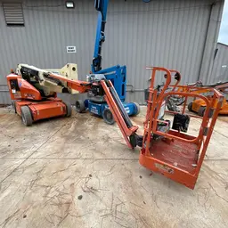 2016 JLG E400AJPN Articulating Boom Lift
