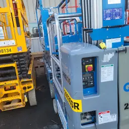 2018 Genie GR-20 Self-Propelled One-Person Lift