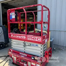2018 MEC MICRO 19 Scissor Lift