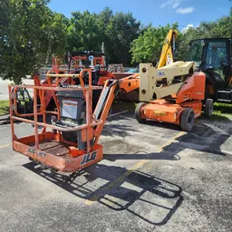2017 JLG E450AJ Articulating Boom Lift