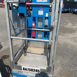 2019 Genie GR-12 Self-Propelled One-Person Lift