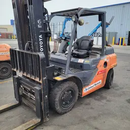 2016 Toyota 8FD35U Warehouse Forklift