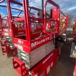 2018 MEC MICRO 19 Scissor Lift