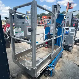 2018 Genie GR-20 Self-Propelled One-Person Lift